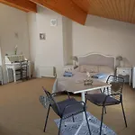 Les Chenets Bed & Breakfast