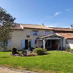 Bed & Breakfast Les Chenets Chenay (Deux-Sevres)