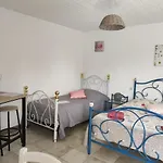 Les Chenets Bed & Breakfast 3*