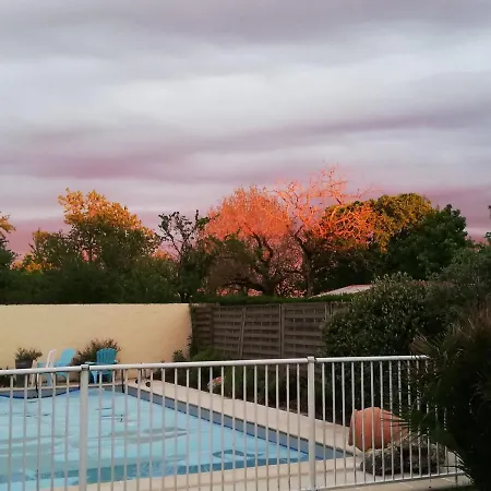 Les Chenets Bed & Breakfast 3*