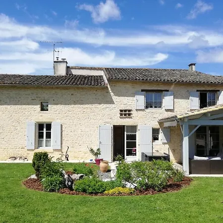 Les Chenets Chenay (Deux-Sevres)