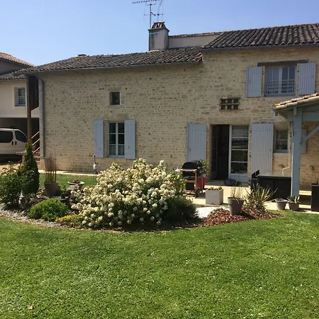 Les Chenets Bed & Breakfast 3*