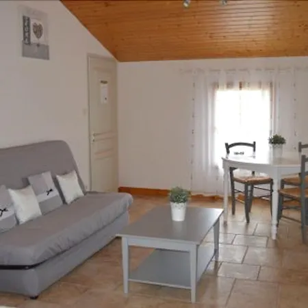 Les Chenets Bed & Breakfast 3*