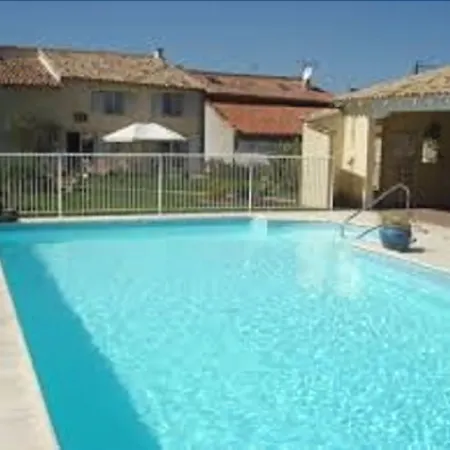 Les Chenets 3* Chenay (Deux-Sevres)