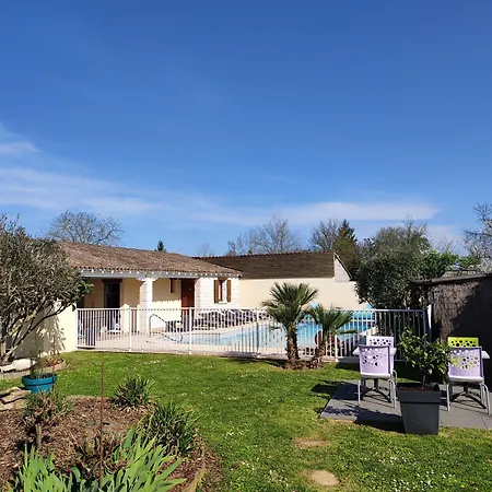 Les Chenets Bed & Breakfast 3*