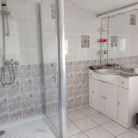 Les Chenets Bed & Breakfast 3*