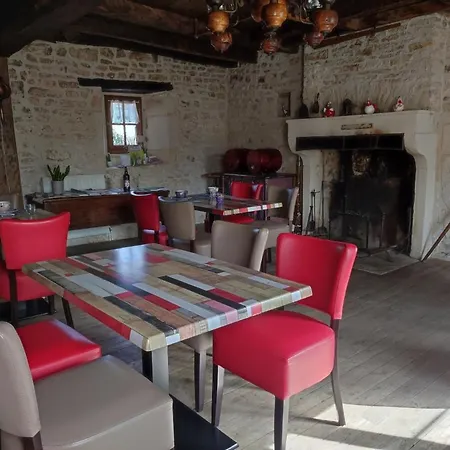 Les Chenets Bed & Breakfast Chenay (Deux-Sevres)