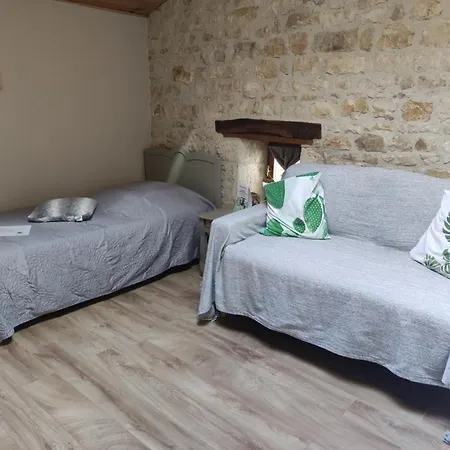 Les Chenets Bed and Breakfast Chenay (Deux-Sevres)