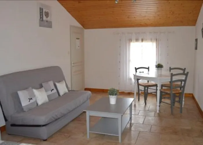 Les Chenets Bed & Breakfast 3*