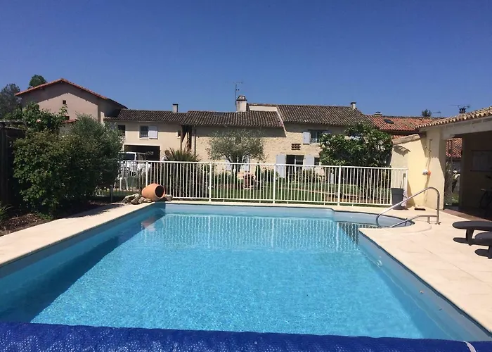 Les Chenets Bed & Breakfast 3*